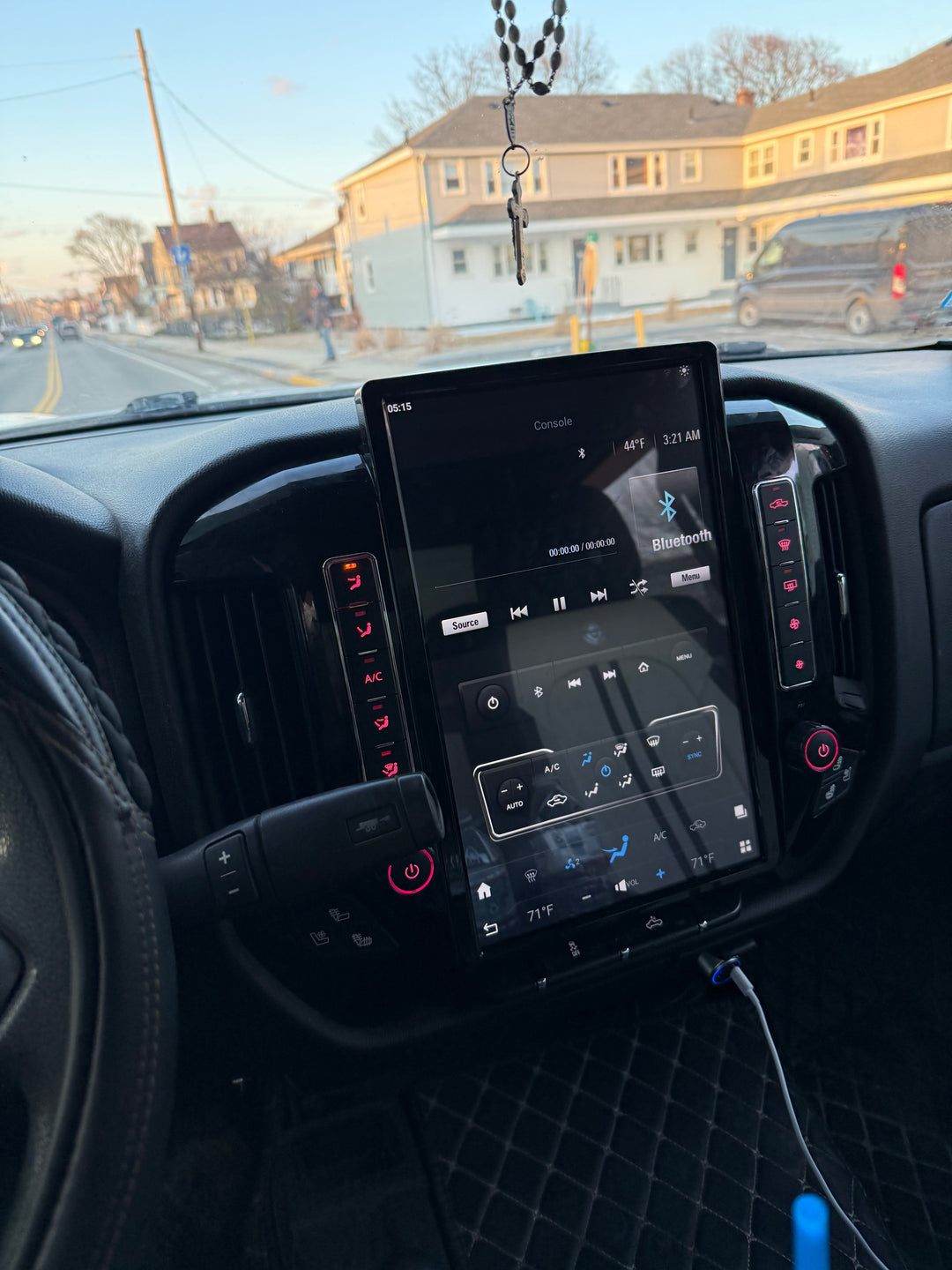 GMC Sierra &amp; Denali 1500 Tesla Style Screen 2014-2018 – photo 2 of 5
